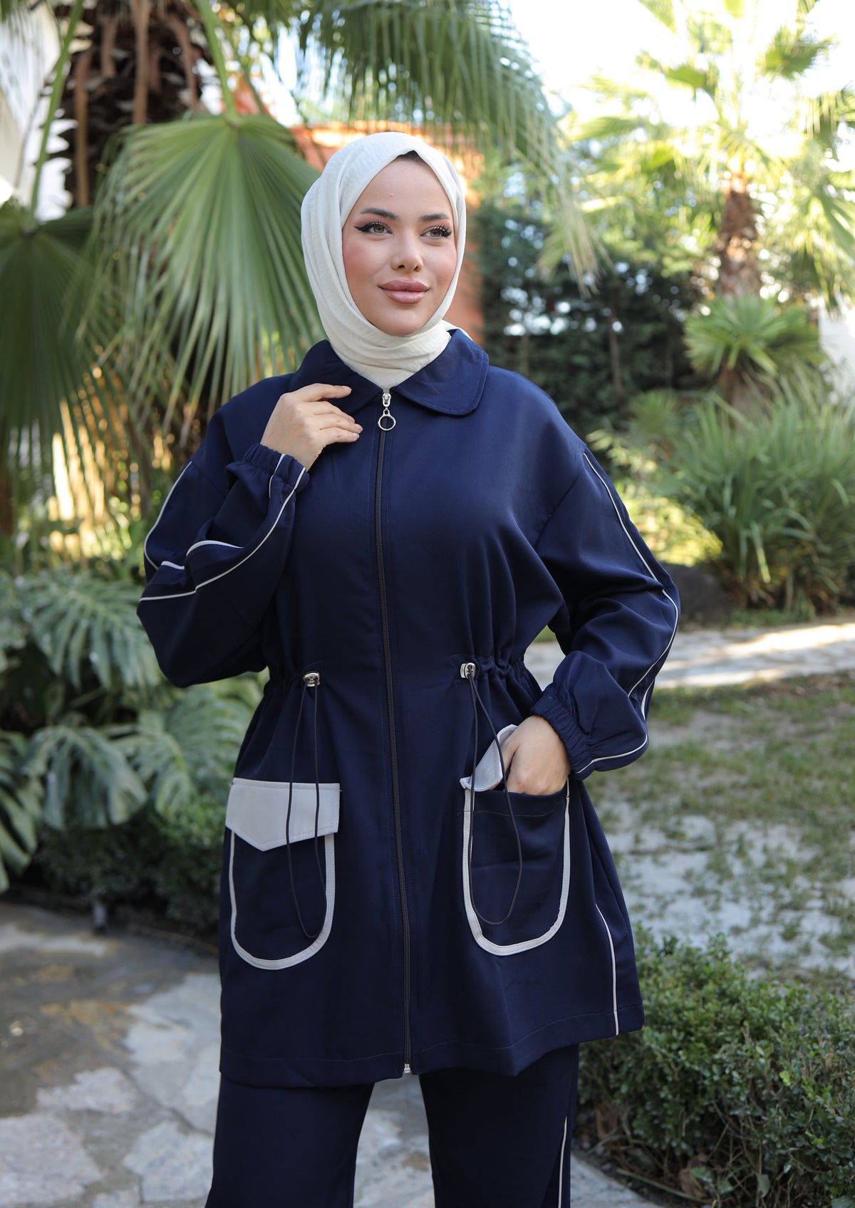 Modest Sporty Tracksuit with Navy Contrast Pockets – Women's 2-Piece Set