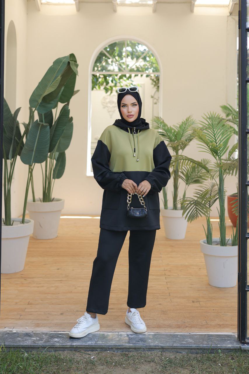 Black Two-Piece Hooded Tracksuit for Modest Women – Turkish Sportswear Set