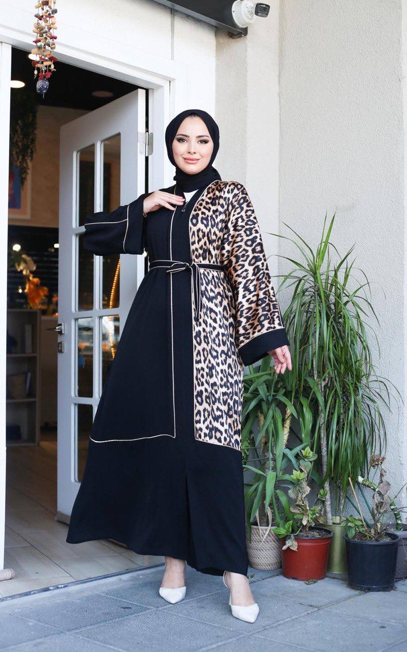Black Abaya with Leopard Panel & Contrast Trim – Turkish Abaya